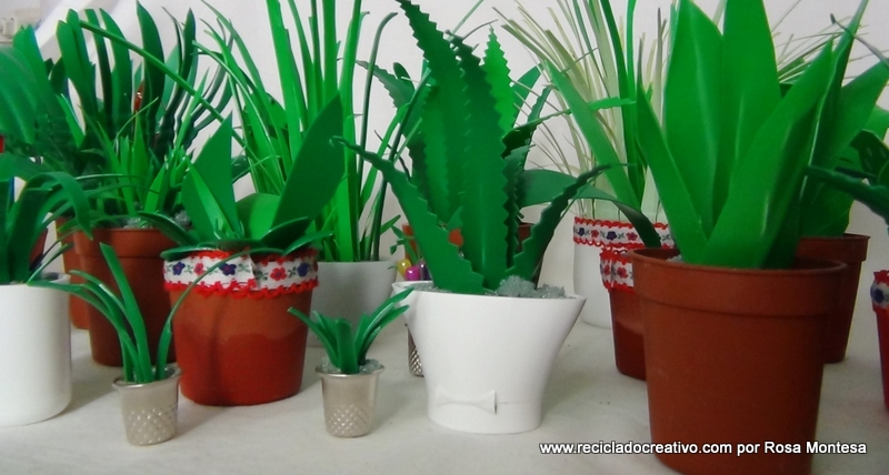 DIY Miniatura de planta de hojas verdes reciclando botellas de plástico