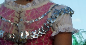 Ofrenda valenciana al material reciclado. Las Fallas 2016. Valencia