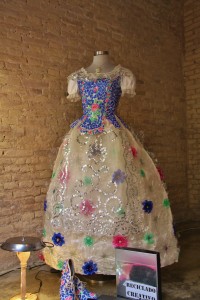 Exposición de vestidos de Reciclado Creativo del 15 al 19 de marzo de 2016