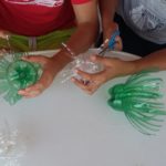 Medusas con botellas de plástico reciclado creativo
