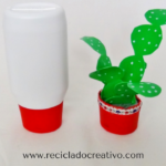 DIY Cactus realizado reciclando botellas de plástico