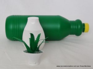 Miniatura de aloe vera DIY con botellas de plástico