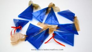 Bomboneras - cajas de regalo - con botellas de plástico