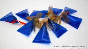 Bomboneras - cajas de regalo - con botellas de plástico