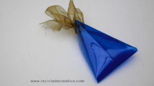 Bomboneras - cajas de regalo - con botellas de plástico