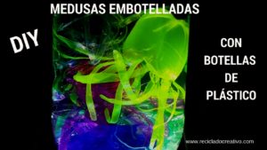 Medusas con botellas de plástico y embotelladas