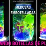 Medusas con botellas de plástico y embotelladas