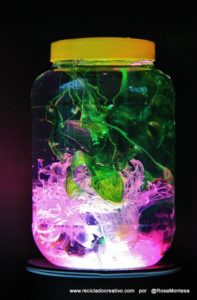 Algas marinas hechas con botellas de plástico