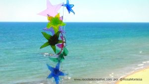 Estrellas de mar con botellas de plastico