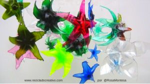 Estrellas de mar con botellas de plastico