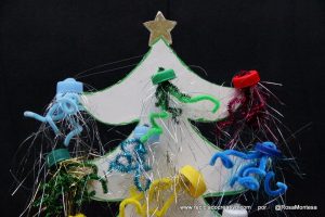 Navidad reciclando tapas de botellas de plástico
