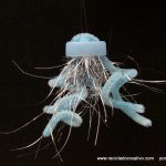 Medusas con tapas de botellas recicladas