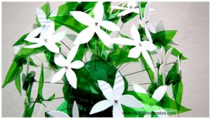 Ideas para hacer jazmines con botellas de plástico