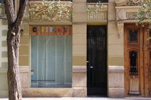 Letras con material reciclado CoworkingValencia