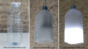 Lámpara reciclando envases de plástico