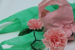 Flores - bolsas plásticas recicladas