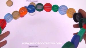 Árbol con tapitas de botellas de plástico #recicladocreativo