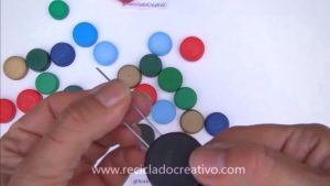 Árbol con tapitas de botellas de plástico #recicladocreativo