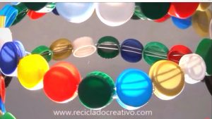 Árbol con tapitas de botellas de plástico #recicladocreativo