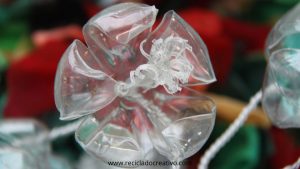Flores con botellas de CocaCola DIY