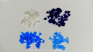 Cestas reciclando tapones de plástico