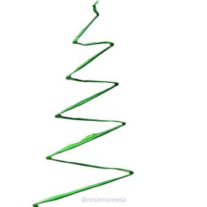 Árbol de Navidad con pinceladas de botellas de plástico PET