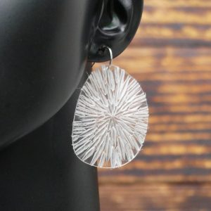 Pendientes reciclando cristales de gafas
