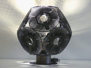 Lámpara reciclando carretes de filamento impresora 3d