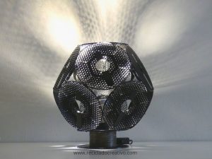Lámpara reciclando carretes de filamento impresora 3d