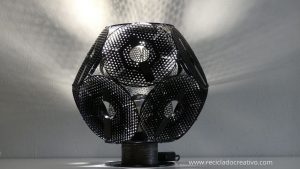 Lámpara reciclando carretes de filamento impresora 3d