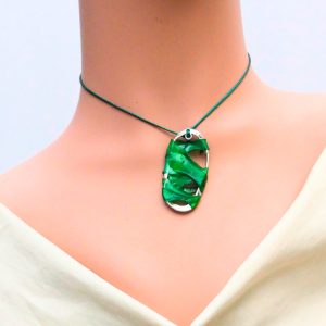 Colgantes ovalados super-reciclados envoltura pet.