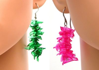 Aprende a convertir en joyas botellas de plástico
