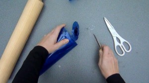 Cómo realizar una caja de regalo, estuche, bombonera o dulcero con una botella de plástico. Rosa Montesa. Reciclado Creativo.