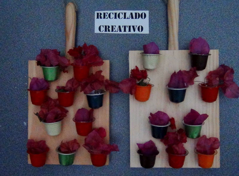 Cápsulas de café recicladas, Mini Jardín Vertical decorativo