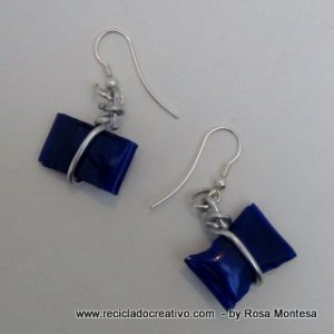 Bisutería realizada con botellas de plástico recicladas. Collares, pendientes, colgantes. Jewelry made out of recycled plastic bottles Reciclado Creativo by Rosa Montesa