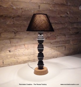 Lamparita de mesa realizada con capsulas de cafe Dolce Gusto - Lamp made whith coffee capsules
