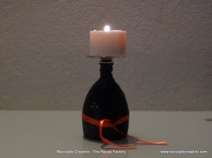 Halloween Inspiration and Ideas ¿Copas de vino, portavelas o candelabros? - Wine Glasses or Candleholders? We love to reuse objects. #Halloween, #reutilización, #decoración, #ninyos, #manualidades, #reciclado, #creativo, #recicladocreativo, #TheReuseFactory, #The Reuse Factory, #Reciclado Creativo, #recycling, #upcycling, #reuse, #reusing, #reciclaje, #reutilizar, #creative, #handcrafts, #handmade, #diy, #howto, #riciclo, #craft, #crafts, #tutorial, #pumpkins, #globos, #balloons, #caramelos, #chuches, #divertido, #gratis, #Do it Yourself, #smashing pumpkins, #free, #making