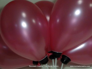 RecicladoCreativo. Recycling with water bottles and balloons. Reciclando con globos y garrafas de agua