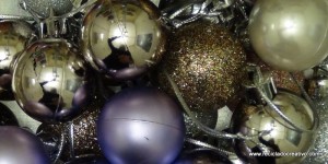 Bisutería reutilizando decoraciones navideñas. Pendientes, colgantes, collares y llaveros