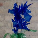 #BlaueBlumen - Flores azules - Blue Flowers @design101 - Blaue Blumen Made with recycled plastic bottles Blue lilies made with recycled plastic bottles Lirios azules realizados reciclando botellas de plástico #BlaueBlumen #design101 Flores azules – Blue Flowers – Blaue Blumen – http://www.youtube.com/watch?v=uQz1RwS_29g
