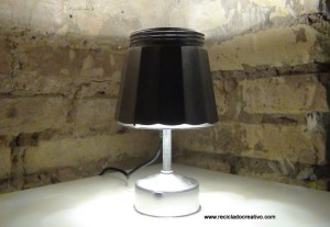 Lámpara realizada con una cafetera italiana- Lamp made out of a Bialetti coffee maker