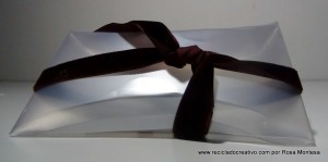 Cómo hacer una caja con forma de Almohada (pillow box) con una botella de plástico