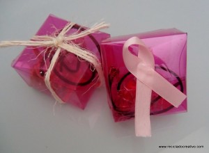cajas de regalo realizadas reciclando botellas de plastico. reciclado creativo. rosa montesa