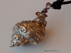 Caracolas de mar convertidas en colgantes para collares - Seashell as a pendant necklace