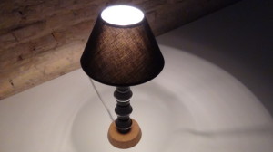 Lamparita de mesa realizada con capsulas de cafe Dolce Gusto - Lamp made whith coffee capsules
