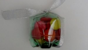 Cajas de regalo, dulceros y bomboneras con botellas de plástico recicladas. Rosa Montesa. Reciclado Creativo