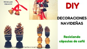 Decoraciones navideñas con cápsulas de café Dolce Gusto Una corona, un centro de mesa, unas campanillas, decoraciones para el árbol, portavelas y candelabros.