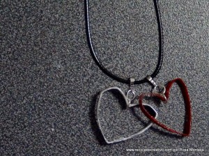 Corazones con rollos de papel higiénico