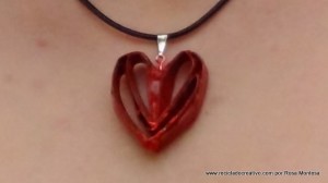 Corazones con rollos de papel higiénico