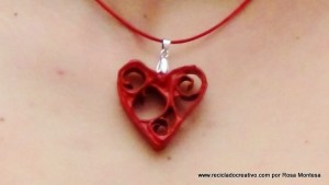 Corazones con rollos de papel higiénico